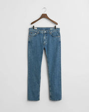 Load image into Gallery viewer, Gant Regular Fit Clean Wash Jeans Mid Blue Vintage