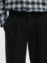 Load image into Gallery viewer, Selected Homme 190 Regular Tapered Finn Flex Trouser Black