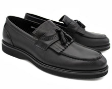 Load image into Gallery viewer, Sergio Duletti Axel Tassel Loafers Black