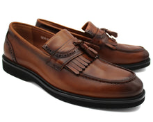 Load image into Gallery viewer, Sergio Duletti Axel Tassel loafers Brown