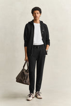 Load image into Gallery viewer, Gant Regular Shield Sweatpant Black