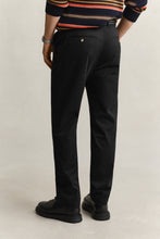 Load image into Gallery viewer, Gant Classic Regular Fit Chino Black