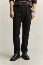 Load image into Gallery viewer, Gant Classic Regular Fit Chino Black