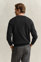 Load image into Gallery viewer, Gant Crew Neck Knit Jumper Black