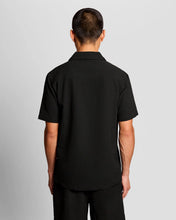 Load image into Gallery viewer, Lyle and Scott Crinkle Resort Shirt Black