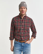 Load image into Gallery viewer, Gant Regular Fit Checked Archive Poplin Shirt Red