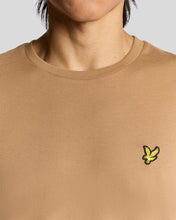 Load image into Gallery viewer, Lyle and Scott Plain T-Shirt Tan