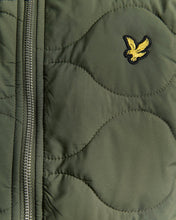 Load image into Gallery viewer, Lyle and Scott Quilted Ripstop Jacket Deep Depths