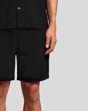 Load image into Gallery viewer, Lyle and Scott Crinkle Resort Short Black