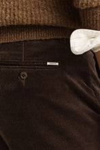 Load image into Gallery viewer, Gant Regular Corduroy Chinos Brown