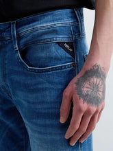 Load image into Gallery viewer, Replay Anbass Hyperflex Matrix Jeans Mid Blue Wash