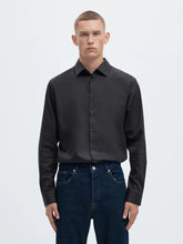 Load image into Gallery viewer, Selected Homme Filip Performance Shirt Black
