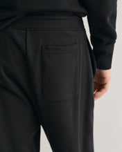 Load image into Gallery viewer, Gant Shield Sweatpant Black