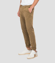 Load image into Gallery viewer, Replay Zeumar Hyperflex Chino Tan